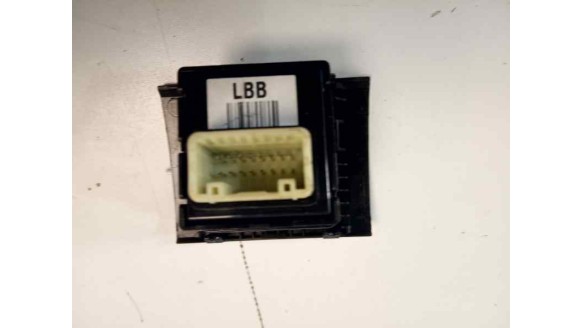 Recambio de warning para kia rio (yb) 2016- 1.2 cat referencia OEM IAM 937701WBB0  