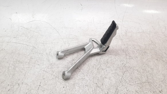 Recambio de estribo lateral para bmw r 1200 r 2015-2019 r 1200 r referencia OEM IAM 8540798  