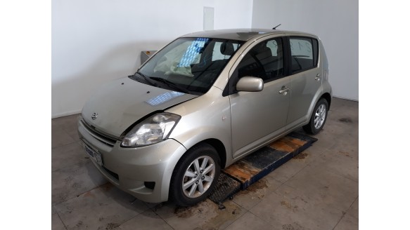 daihatsu sirion (m3..) 2004-2013 del año 2009