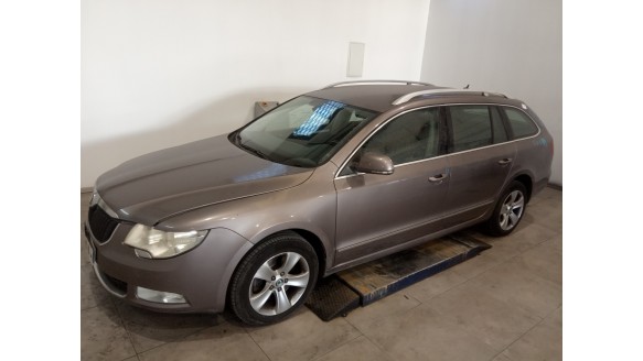 skoda superb combi (3t5) 2009-2015 del año 2010