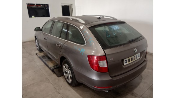 skoda superb combi (3t5) 2009-2015 del año 2010