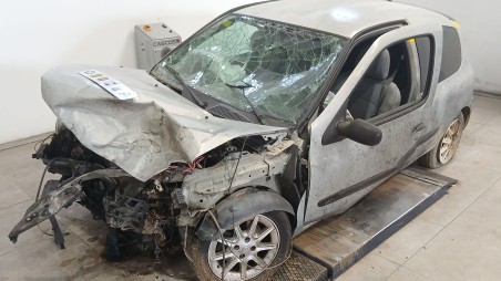 renault clio ii (bb_, cb_) 1998-2016 del año 2003