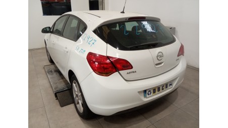 opel astra j lim. 2009-2015 del año 2011