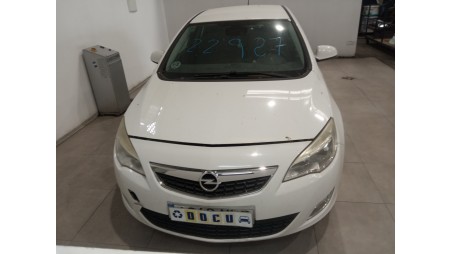 opel astra j lim. 2009-2015 del año 2011