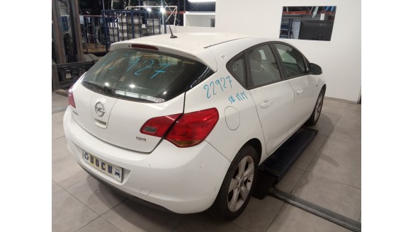 opel astra j lim. 2009-2015 del año 2011