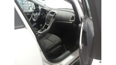 opel astra j lim. 2009-2015 del año 2011