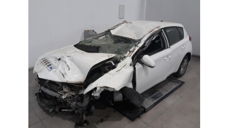 toyota auris 2012-2019 del año 2014