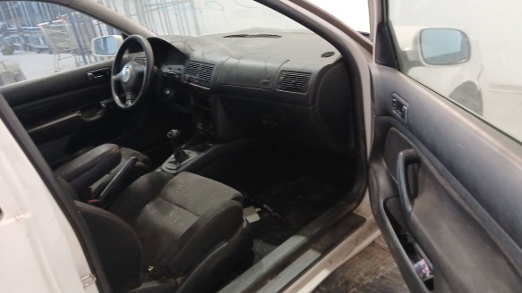 volkswagen golf iv (1j1) 1997-2008 del año 1999