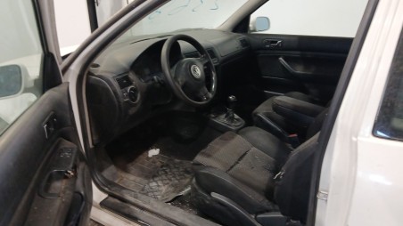 volkswagen golf iv (1j1) 1997-2008 del año 1999