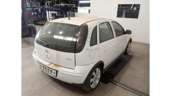 opel corsa c 2003-2007 del año 2005