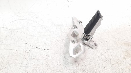 Recambio de estribo lateral para bmw r 1200 r 2015-2019 r 1200 r referencia OEM IAM 46718540797  