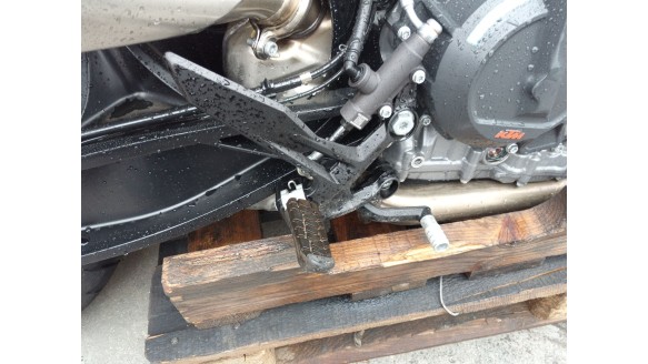 Recambio de estribo lateral para ktm duke - 790 duke l referencia OEM IAM C90703039000C1  