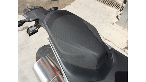 Recambio de asiento para ktm duke - 790 duke l referencia OEM IAM C90707047033  