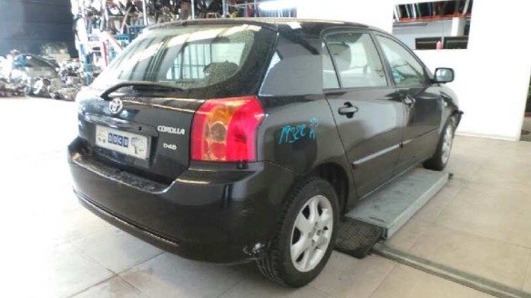 toyota corolla (e12) 2001-2007 del año 2006