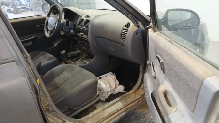 hyundai accent ii (lc) 1999-2012 del año 2001