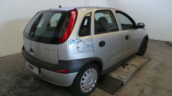 opel corsa c 2000-2003 del año 2002