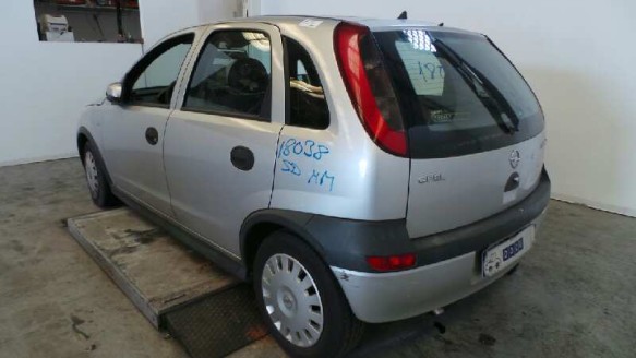 opel corsa c 2000-2003 del año 2002