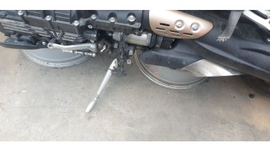 Recambio de caballete lateral para triumph rocket 3 2019- r referencia OEM IAM T2082716  