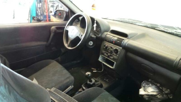 opel corsa b 1996-2000 del año 2000