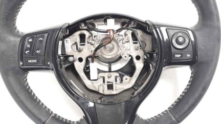 Recambio de volante para toyota yaris 2017- hybrid active referencia OEM IAM 451000D49024  