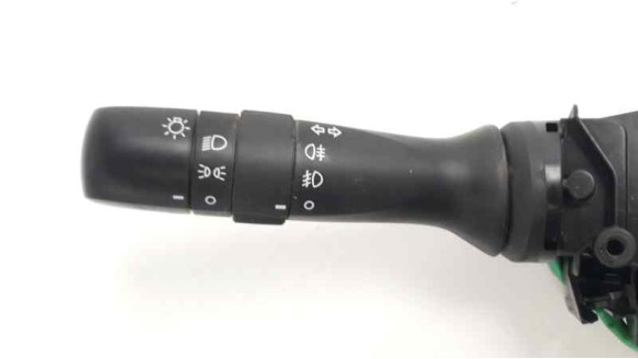 Recambio de mando intermitentes para toyota yaris 2017- hybrid active referencia OEM IAM 17F9380D300  