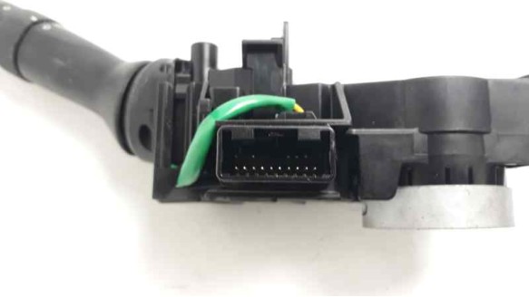 Recambio de mando intermitentes para toyota yaris 2017- hybrid active referencia OEM IAM 17F9380D300  
