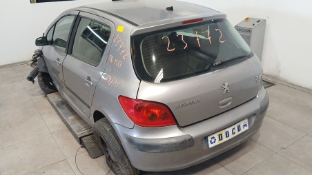 peugeot 307 (3a/c) 2000-2012 del año 2004