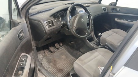 peugeot 307 (3a/c) 2000-2012 del año 2004