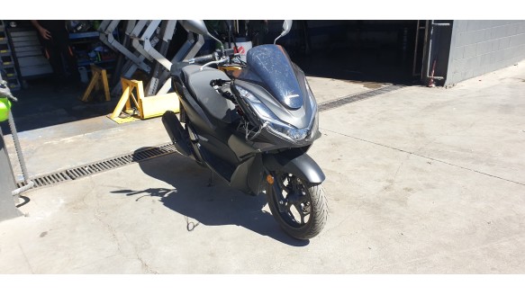 honda pcx 125 2018- del año 2023