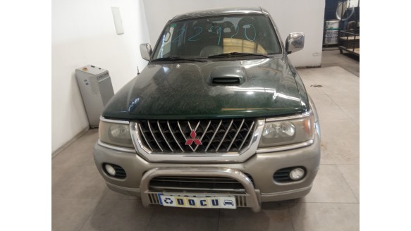mitsubishi montero sport (k90) 1998-2007 del año 2001