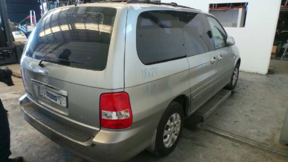 kia carnival ii 2001-2006 del año 2004