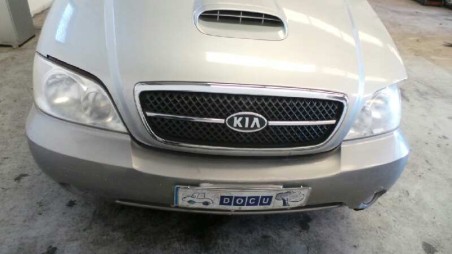 kia carnival ii 2001-2006 del año 2004