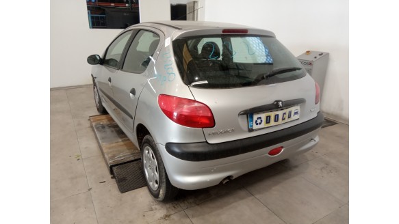 peugeot 206 hatchback (2a/c) 1998-2012 del año 2000