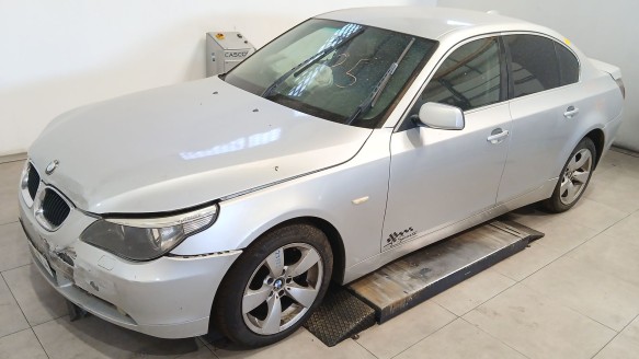 bmw 5 (e60) 2001-2010 del año 2004