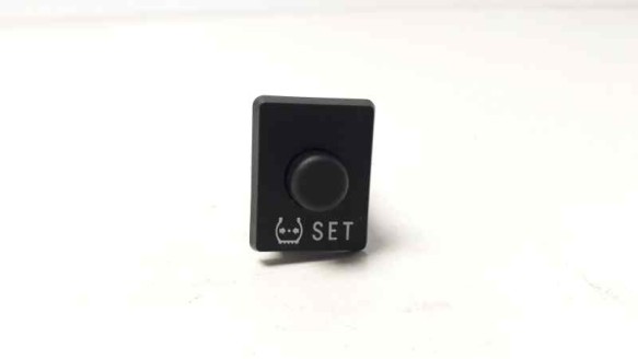 Recambio de interruptor para toyota yaris 2017- hybrid active referencia OEM IAM 15D084  