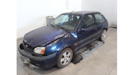 ford fiesta berlina (dx) 1999-2002 del año 2001