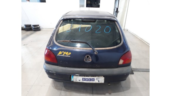 ford fiesta berlina (dx) 1999-2002 del año 2001
