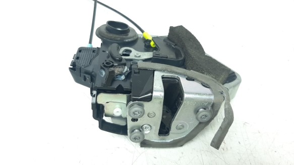 Recambio de cerradura puerta trasera derecha para lexus is 2013- 2.5 16v cat (híbrido) referencia OEM IAM 6905030530  