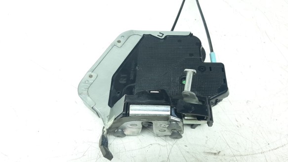 Recambio de cerradura puerta trasera derecha para lexus is 2013- 2.5 16v cat (híbrido) referencia OEM IAM 6905030530  