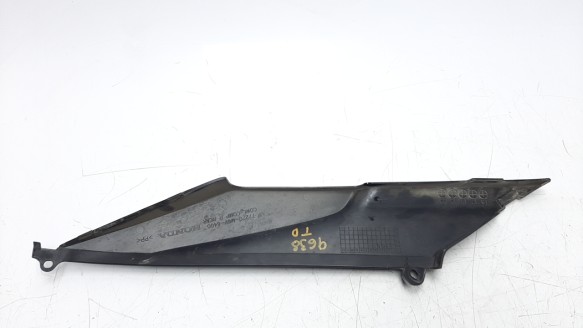 Recambio de moldura para honda vfr800x crossrunner 2015- crossrunner (vfr800x) referencia OEM IAM 77220MGY6400  