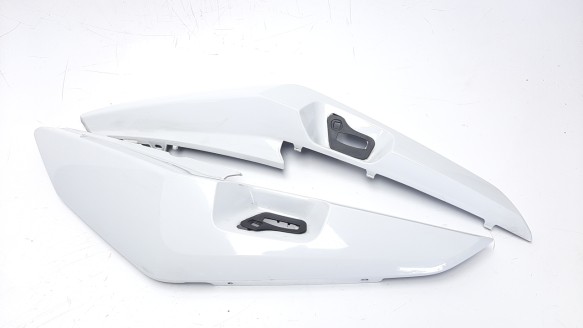 Recambio de moldura para bmw k 1600 gt/gtl 2011-2016 referencia OEM IAM 40860267090 54228910 46627709505