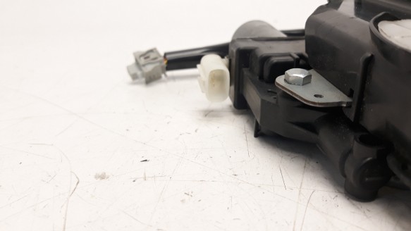 Recambio de cerradura maletero / porton para toyota rav 4 2012-2019 referencia OEM IAM 6935042060 T5161382A 1638000790