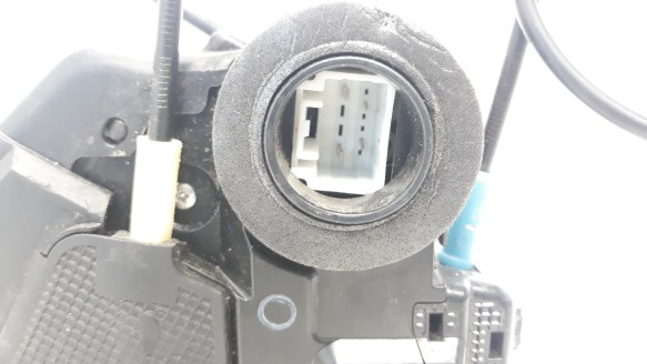 Recambio de cerradura puerta trasera izquierda para toyota rav 4 2012-2019 referencia OEM IAM 6906033120  