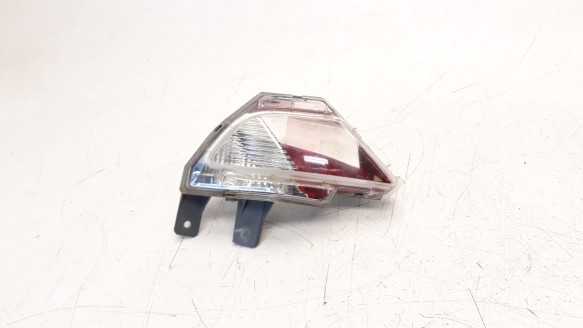 Recambio de piloto trasero izquierdo paragolpes para toyota rav 4 2012-2019 referencia OEM IAM 8149042060  