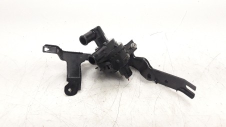 Recambio de bomba agua para toyota rav 4 2012-2019 referencia OEM IAM 0641001301  