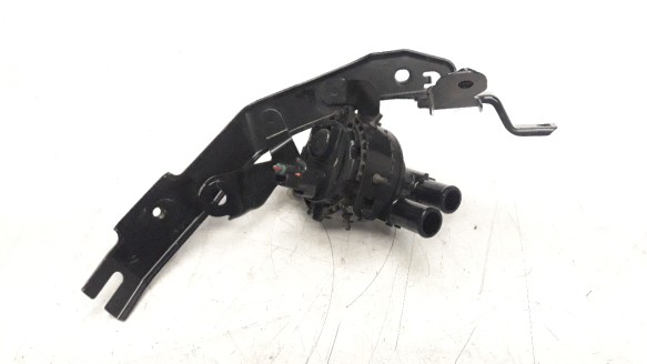 Recambio de bomba agua para toyota rav 4 2012-2019 referencia OEM IAM 0641001301  