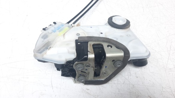 Recambio de cerradura puerta delantera derecha para toyota hilux (kun) 2005-2016 referencia OEM IAM 6903002480  