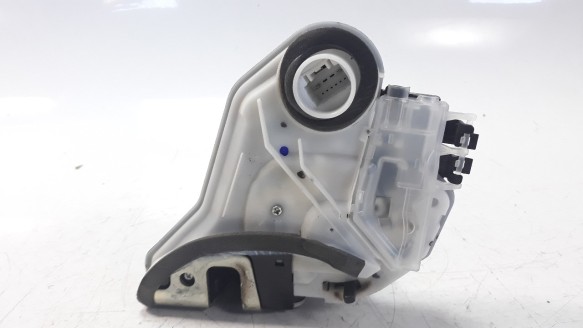 Recambio de cerradura puerta trasera izquierda para toyota hilux (kun) 2005-2016 referencia OEM IAM 690600K090  