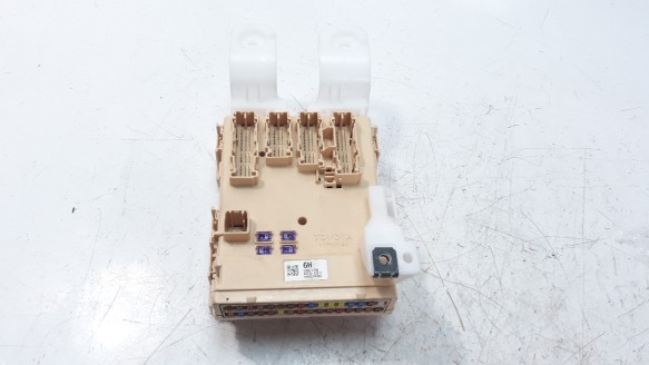 Recambio de caja reles / fusibles para toyota rav 4 2012-2019 referencia OEM IAM 8273042811 63586798 