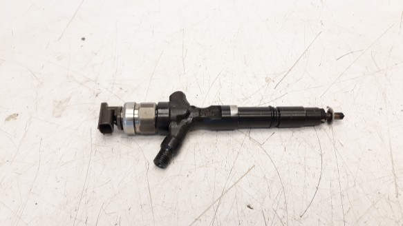 Recambio de inyector para toyota land cruiser (j12) 2002-2009 3.0 turbodiesel referencia OEM IAM 2367030080  
